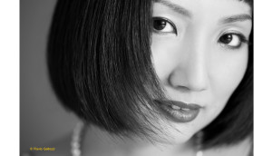 SatstkiKoyama663 300x172 Satsuki Koyama soprano portrait japanese japan girl fotografo Milano black hair black and white 