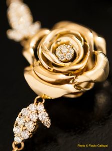 Toshimi 116 FlavioGallozzi 223x300 Toshimi gold rose necklace 
